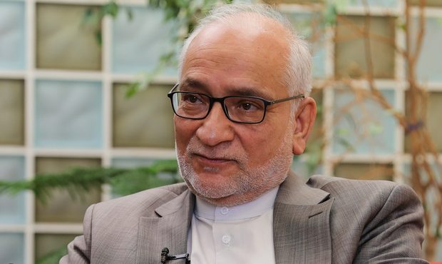 حسین مرعشی: رقابت اصلی بین قالیباف و پزشکیان است